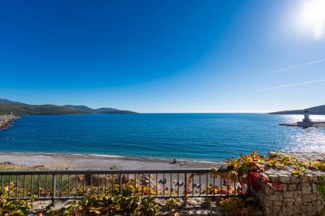Prodaja, Stan, 108m2 , Tivat