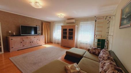 Prodaja, Stan, 180m2 , Podmaine