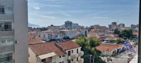 Izdavanje, Stan, 75m2 , Rozino