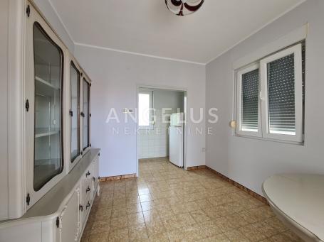 Istra, Pula - stan 110 m2 sa dvorišta 200 m2, prodaja