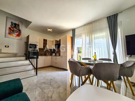 Istra, Pula - Dvojna kuća s jacuzzijem, 80 m2