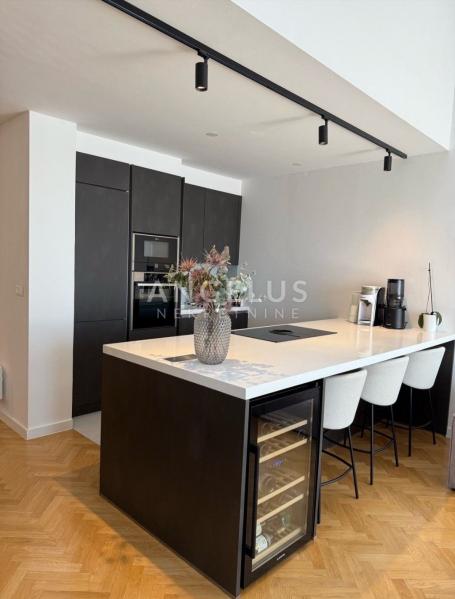 Solin - luxuriös möblierte Maisonette-Wohnung, Parkplatz 126 m2