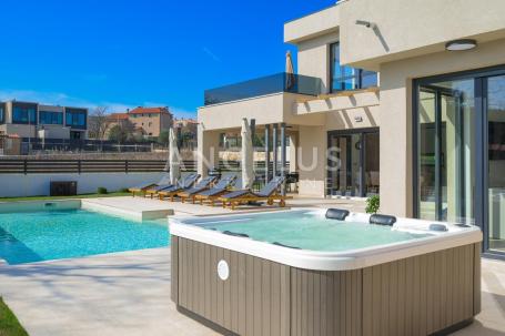 Istrien, Rovinj - moderne Villa mit pool, 210 m², Langzeitmiete!