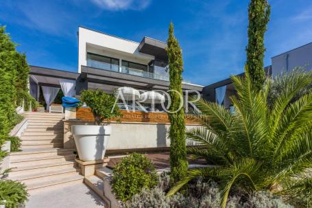 Crikvenica, urbana villa sa infinity bazenom