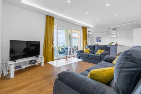 Kostrena, najam stana u novogradnji, 118 m²
