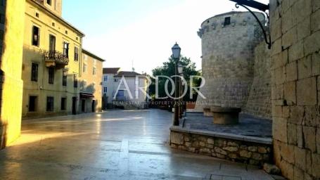 Autohtona kuća u strogom centru grada Krka