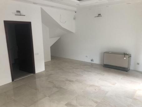 ZEMUN ZEMUN 170m2 , 2000e