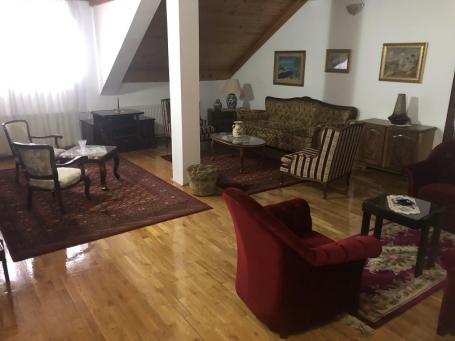 SAVSKI VENAC DEDINJE 330m2 , 2800e