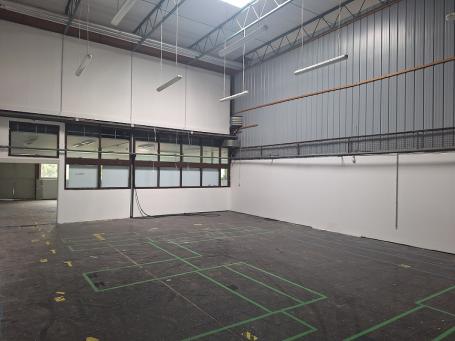 ZEMUN NOVOSADSKI AUTOPUT 700m2 , 4400e