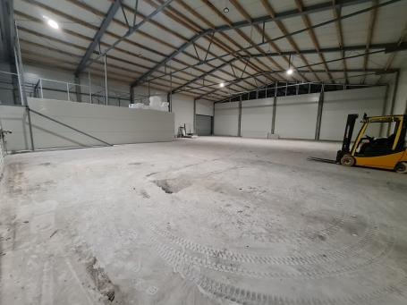 NOVI BEOGRAD DOBANOVCI 750m2 , 2600e