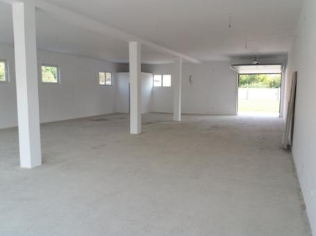 ZEMUN ALTINA 400m2 , 2500e