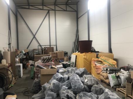 BATAJNICA-BUSIJE 300m2 , 1170e