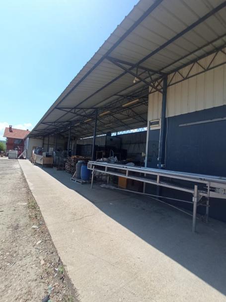 Izaje se hala u Merošini, 450m2