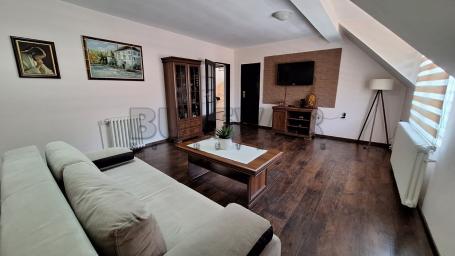 Izdaje se višenamenski poslovni prostor u strogom centru, 320m2