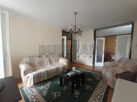 Izdaje se trosoban stan iza Zone 3, 63m2