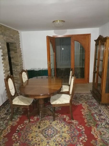 Izdaje se stan u blizini hotela Tami