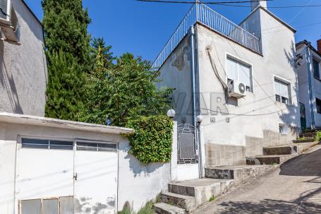 Odlična porodična kuća, 247m2, plac  3.13ara, kod kompleksa Novi Niš