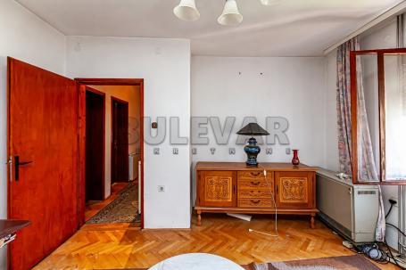 Dva stana u kući 180m2, Ratko Jović