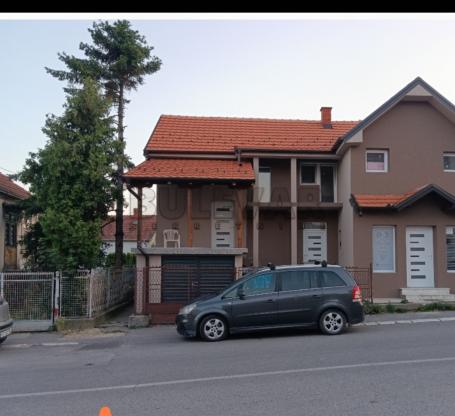 Kragujevac, naselje Šest Topola - stambeno poslovni objekat, 154 m2, plac 120 m2