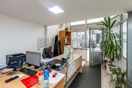 Lokal 60m2 dva nivoa, centar grada