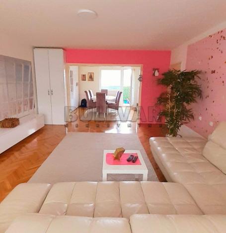 Prodaja, Stan, 115m2 , Medijana