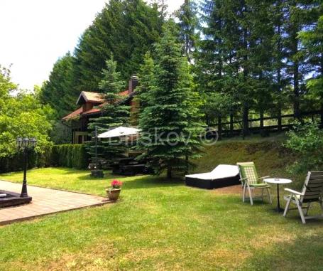 Prodaja, Plitvička jezera, šarmantna kuća 240 m2, bazen, sauna, parking