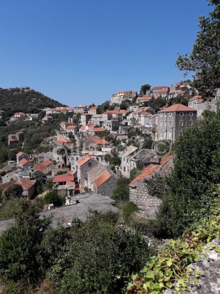 Lastovo, stara kamena kuća za renoviranje, prodaja