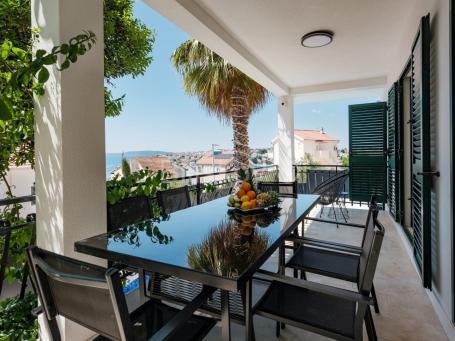 Okrug Gornji, prekrasna vila u blizini mora, prodaja