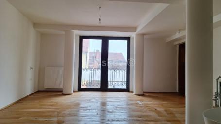 Prodaja, Varaždin, Centar, trosoban stan, 1. kat, novoadaptirana kuća