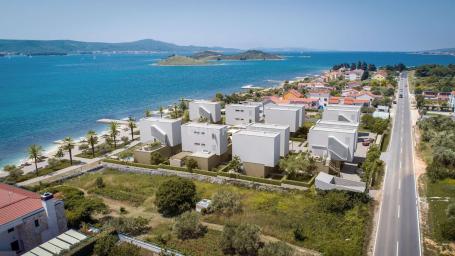 Prodaja, Turanj, šesterosobna vila u luksuznom kompleksu, blizina mora