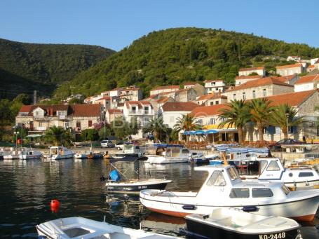 Korčula, Račišće, prodaja kuća, 3 jedinice, 1. red
