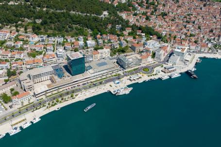 Split, Zapadna obala, ulični poslovni prostor u prizemlju 700 m2