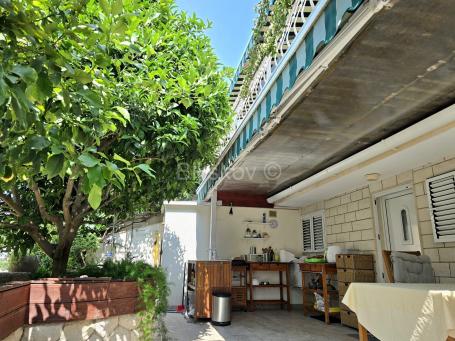 Šarmantna kuća 30m od mora, Okrug Gornji, prodaja
