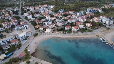 Prodaja, Srima, dvosobni stan sa studio apartmanom, krovna terasa