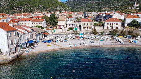 Prodaja, kuća 1. red do mora, Komiža