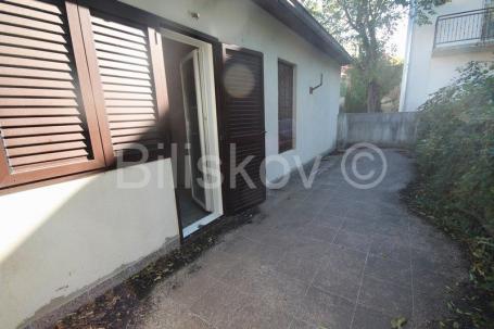 Omiš, Tugare prodaja samostojeća kuća 200 m2