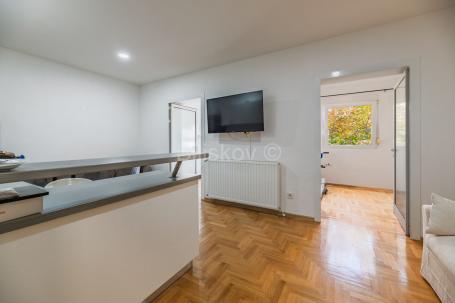 Prodaja, Zagreb, Pantovčak, trosoban stan  49 m2 prizemlje