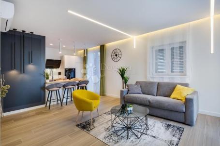 Centar Zadra, potpuno obnovljen stan 65m2!