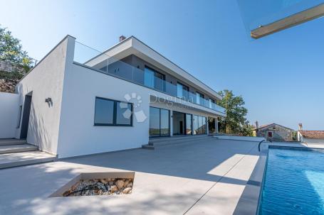 HOCHWERTIGE VILLA IM BAU MIT MEERBLICK