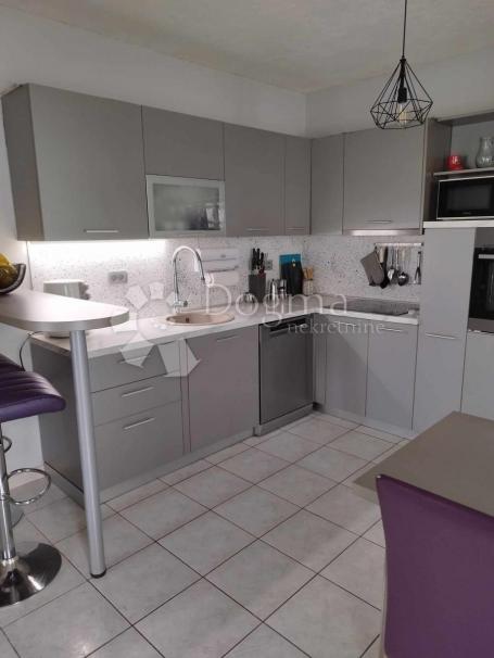 APARTMAN/STAN OMIŠALJ