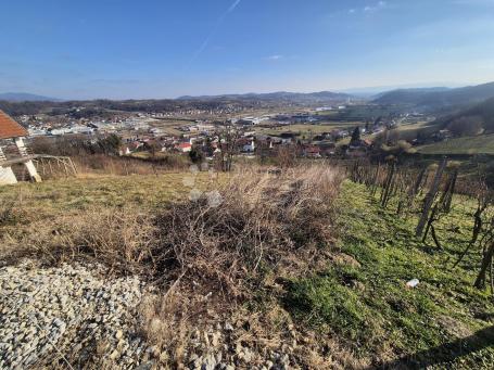 Maleni vinograd 596m² na brijegu iznad Krapine