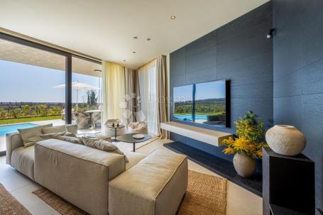 Exklusive Smart Home Villa, voll ausgestattet, mit freiem Blick