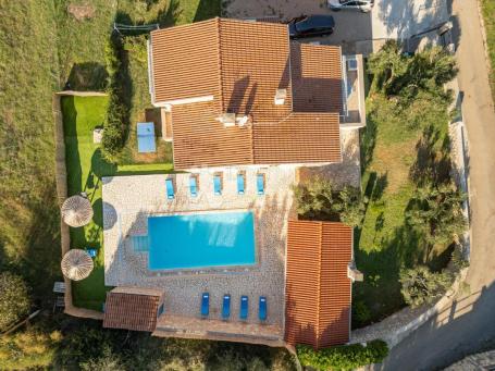 Predivna mediteranska vila s bazenom na otoku Pašmanu 