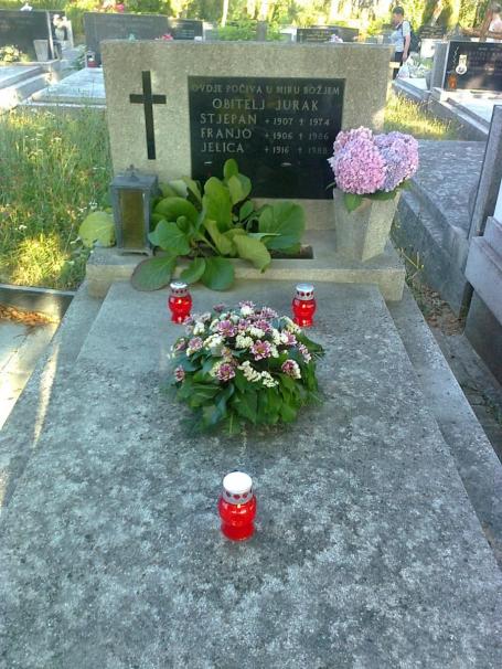 PRODAJE SE OBITELJSKA GROBNICA - GROBLJE MIROŠEVEC
