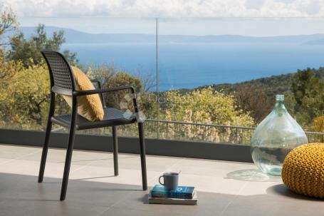 KUĆA SA OTVORENIM POGLEDOM NA MORE