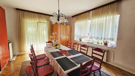 KRALJEVEC, KUĆA OKRUŽENA PRIRODOM