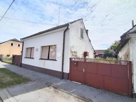 Kuća za adaptaciju u Virju–104,10 m² + garaža + gospodarska zgrada