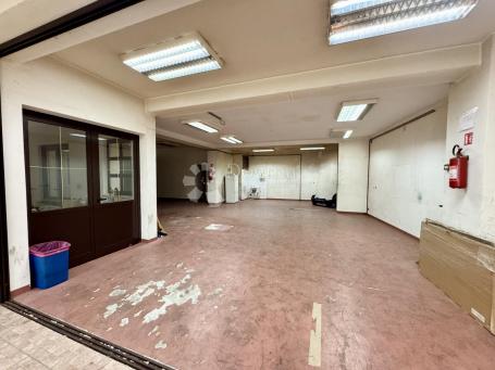 Geschäftsraum Marinići, Viškovo, 200m2