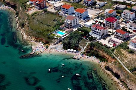 Kuća uz more sa 6 apartmana
