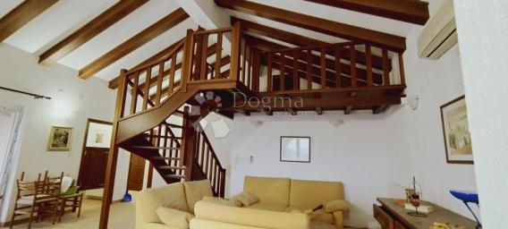 VELIKI APARTMAN - BAZEN NA KORIŠTENJE